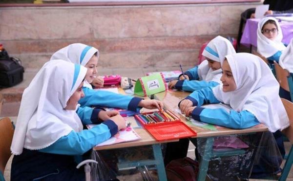 طرح تشویق دانش‌آموزان نخبه و رتبه‌اولی در تنگستان اجرا می‌شود