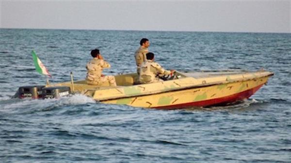 شناور حامل کالای قاچاق در آب‌های استان بوشهر توقیف شد